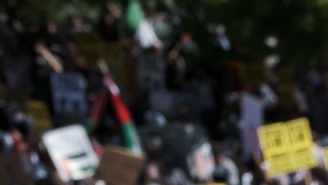 Foto de archivo de manifestantes por la paz en Palestina en Los Ángeles (2023).