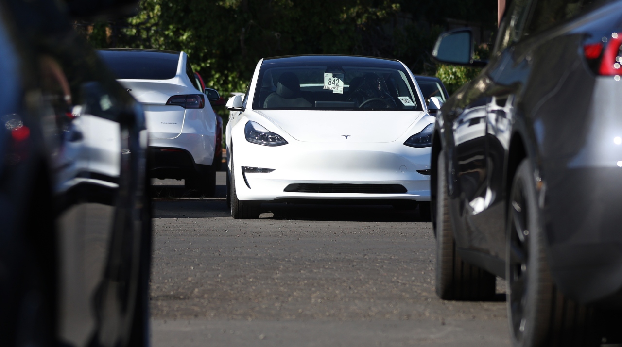 Incentivos para comprar un auto eléctrico en California en 2023