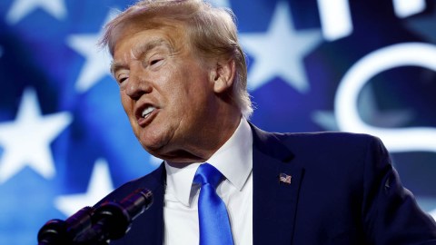 Donald Trump continúa en la cima de las encuestas republicanas