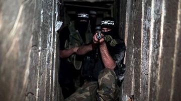Combatientes de Hamás en los túneles de Gaza.