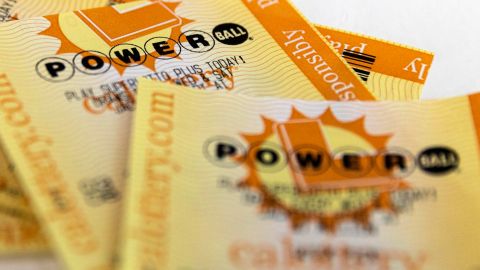 Los Angeles (United States), 11/10/2023.- Powerball tickets are photographed in Los Angeles, California, USA, 11 October 2023. With an estimated 1.73 billion dollars jackpot, this is the second largest prize in the Powerball game'Äôs history. EFE/EPA/ETIENNE LAURENT