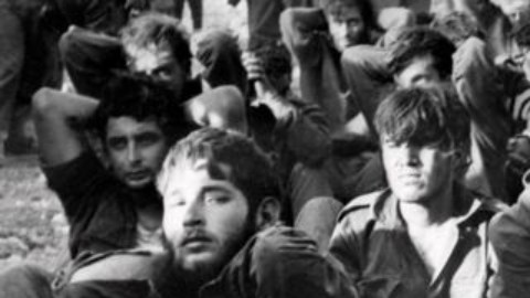 Muchos de los soldados israelíes destacados en el Sinaí y en los Altos del Golán murieron o fueron capturados.