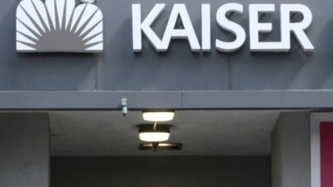 Kaiser Permanente llega a un acuerdo para detener la huelga de los trabajadores de la salud en EE.UU
