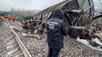 Rusia indaga "acto terrorista" tras descarrilamiento de tren, sospechan de explosivo improvisado