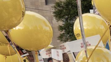 Las familias de los rehenes de Gaza, unidas a miles de simpatizantes, llegan a Jerusalén tras una marcha de 5 días.
