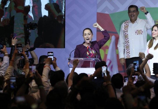 Sheinbaum lidera encuesta con 66% de intención del voto rumbo a las presidenciales de 2024 en México