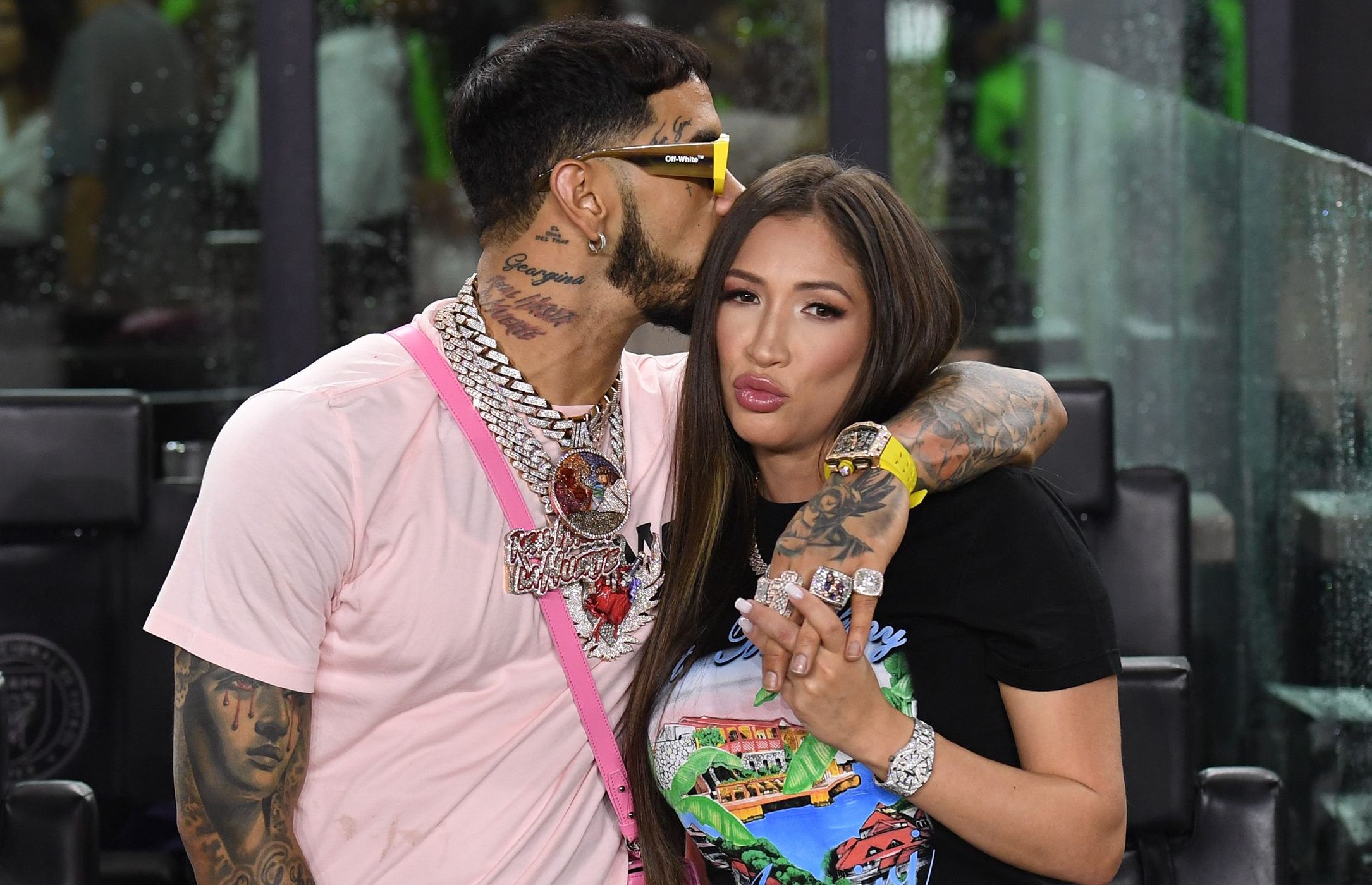 Novia de Anuel AA comparada con Karol G y Yailin la más viral tras ir a  juego de la NBA - La Opinión