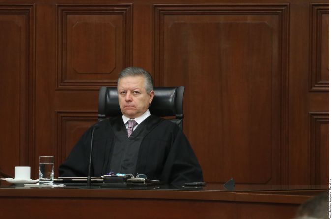 AMLO celebra la renuncia de Arturo Zaldivar como ministro de la Suprema Corte de México