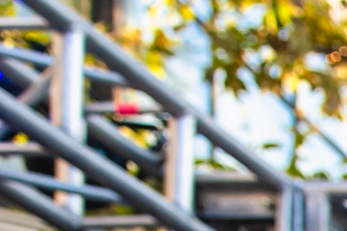 Kevin Demoff (der.), directivo de los Rams, con el concejal Bob Blumenfield. /Foto: Cortesía LA Rams