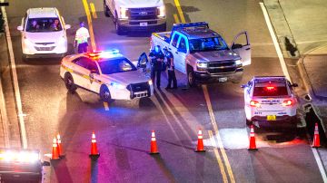 Dos agentes de Florida fueron atropellados intencionalmente por un automóvil