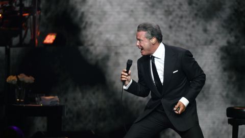 Los conciertos pospuestos de Luis Miguel serán reprogramados para finales de 2024.