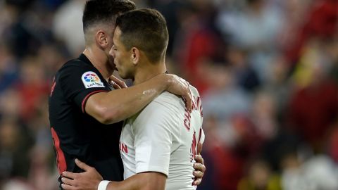 Héctor Herrera y Chicharito en su etapa en La Liga con el Sevilla y Atlético Madrid.