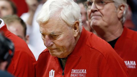 El legendario coach Bobby Knight falleció este miércoles a los 83 años.