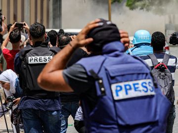 Bombardeos israelíes en Gaza deja media docena de periodistas y empleados de medios muertos