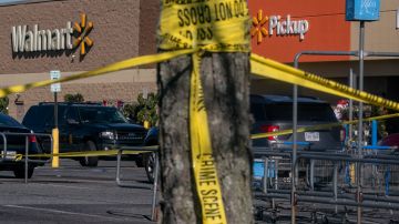 Hombre armado hirió a cuatro personas y luego se quitó la vida en un Walmart de Ohio