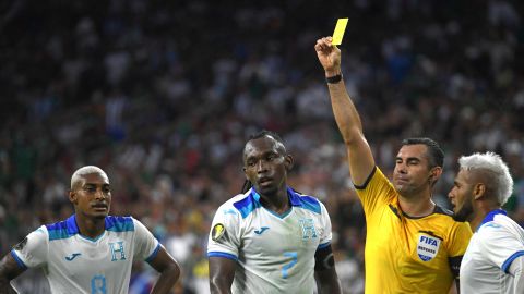 El delantero hondureño Alberth Elis destacó el poderío de la Selección de México.