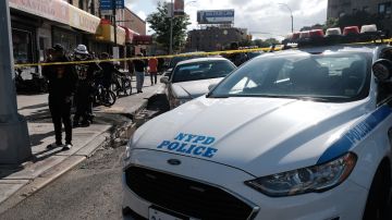 Hombre que mató a vecinos por hacer mucho ruido, muere tras enfrentamiento con agente del FBI en Brooklyn