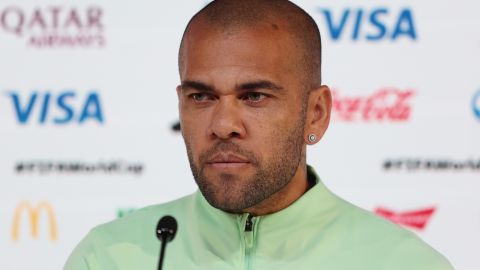 Dani Alves seguirá en prisión provisional, comunicada y sin fianza.