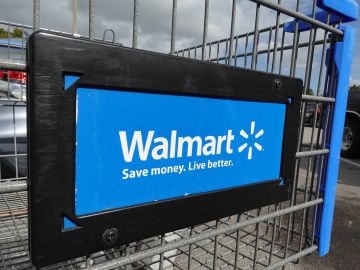 Tiroteo afuera de un Walmart en Alaska deja al menos dos muertos
