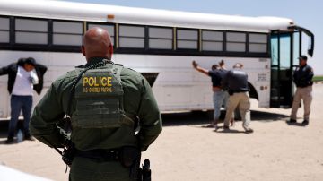 Arizona enjuiciará a inmigrantes que reingresen al estado, luego de haber sido expulsados.