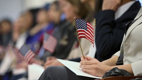 Un grupo de académicos sugiere proteger a 'dreamers' y ampliar permisos de trabajo.