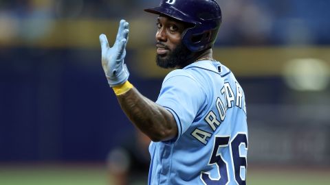 Randy Arozarena con la camiseta de los Tampa Bay Rays.