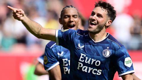 El delantero del Feyenoord Santiago Giménez le mandó un mensaje al entrenador de la Selección de México