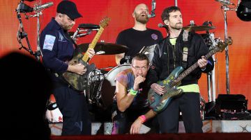 Coldplay invitó a sus seguidores a participar en el álbum al grabar una nota que será incluida en la producción.