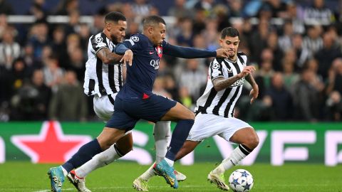 Kylian Mbappé quedó inconforme con el resultado conseguido por el PSG en casa ante el Newcastle (1-1).