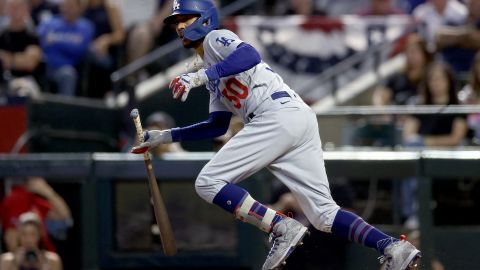 Mookie Betts durante la temporada regular bateó para un promedio de .307.