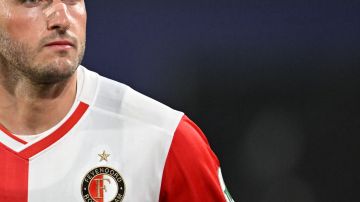 Santiago Giménez se mantiene como el máximo goleador del Feyenoord esta temporada de la Eredivisie con 13 dianas.
