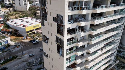 AMLO asegura que en marzo de 2024 habrá 35 hoteles operando en Acapulco tras el paso del huracán Otis