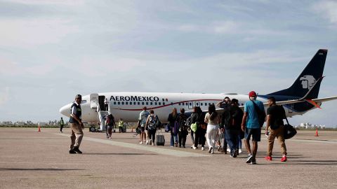 México rescata a casi 13,000 afectados por el huracán Otis con implementación de puente humanitario