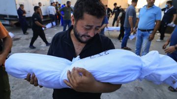 Israel justifica ataque mortal a campo de refugiados en busca de líder que Hamás,
