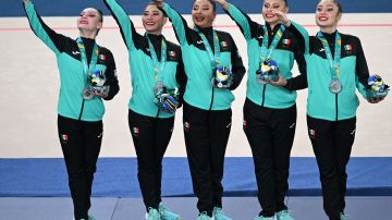 El equipo femenino de gimnasia rítmica mexicano se colgó la medalla de plata en el All Around de los Juegos Panamericanos 2023.