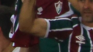 John Kennedy del Fluminense celebra su gol antes de ser expulsado.