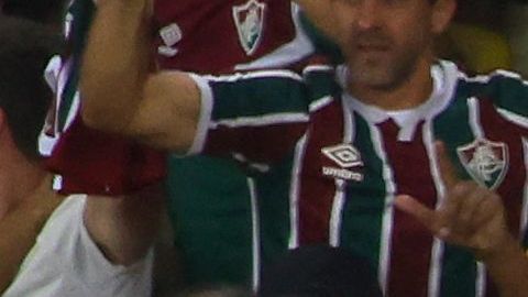 John Kennedy del Fluminense celebra su gol antes de ser expulsado.