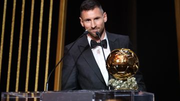 Con sus ocho premios del Balón de Oro, Lionel Messi aumentó la distancia con Cristiano Ronaldo que lo ha ganado en cinco oportunidades.