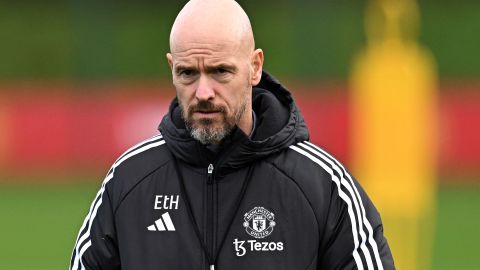 Erik ten Hag está en la cuerda floja con el Manchester United.