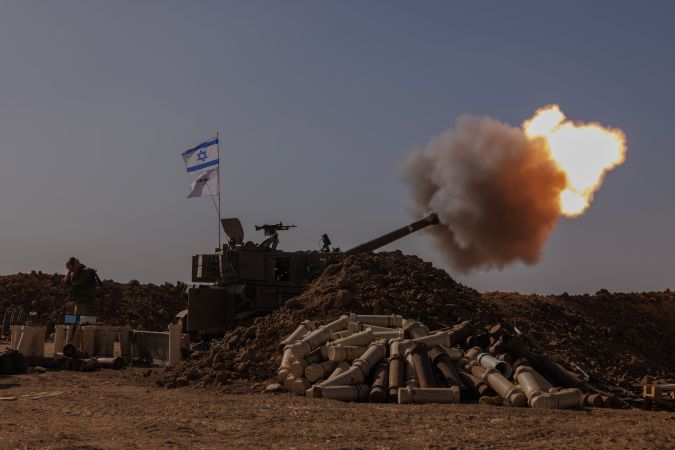 Human Rights Watch pide que cesen los envíos de armas a Israel y a los grupos palestinos