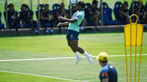 Endrick en los entrenamientos con Brasil.