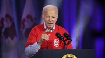 Biden celebró la reapertura de la planta de ensamblaje de Stellantis y la resolución de la huelga de United Auto Workers (UAW).
