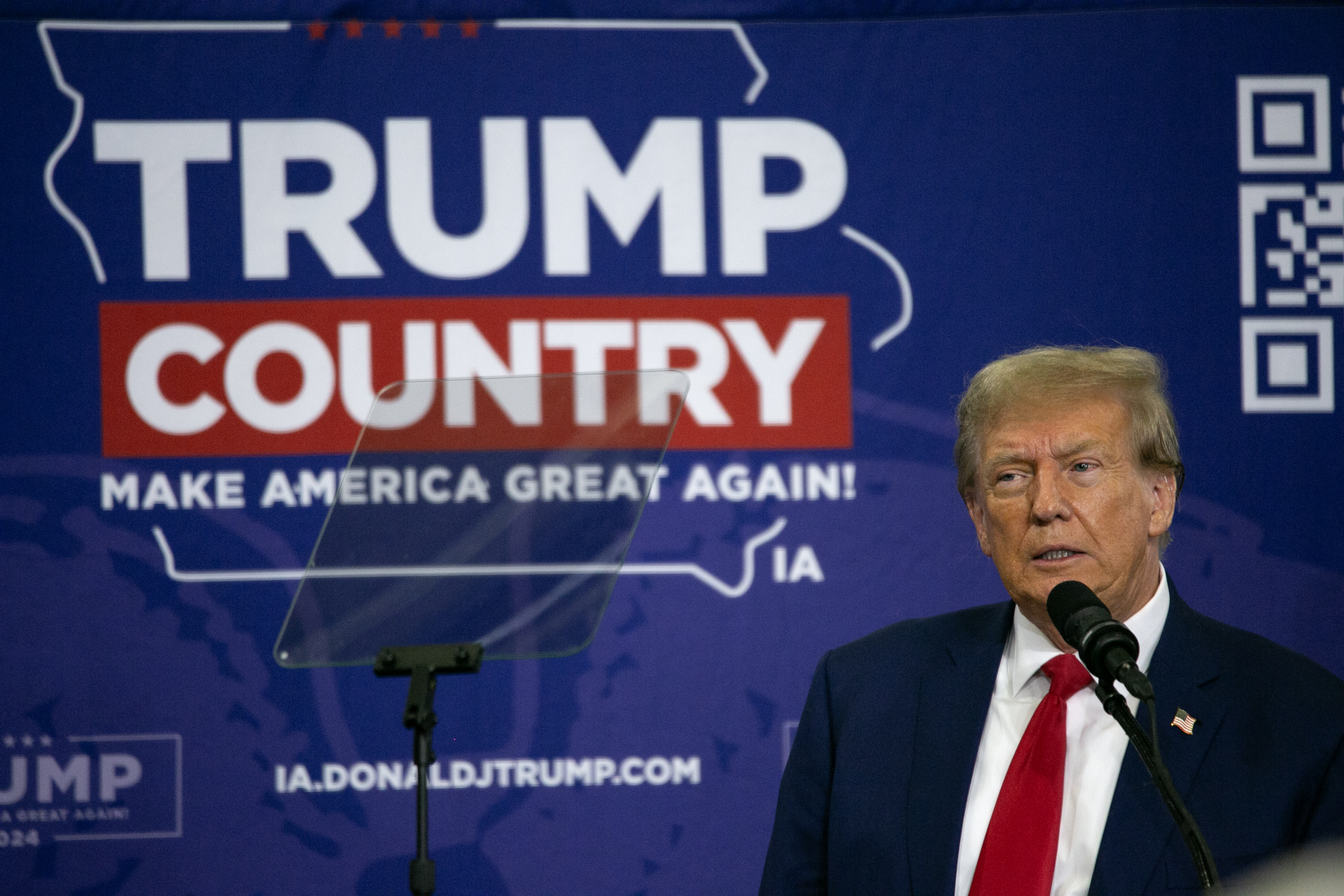 Donald Trump realizó un mitin de campaña el 18 de noviembre de 2023 en Fort Dodge, Iowa.