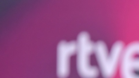 Peso Pluma prolongó su estadía en España tras su participación en los Latin Grammy .