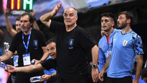 Marcelo Bielsa, entrenador de Uruguay.