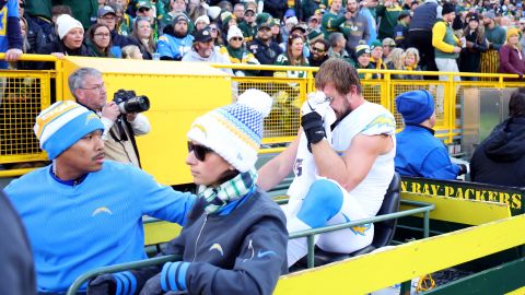 Hasta los momentos se desconoce la gravedad de la lesión de Joey Bosa.