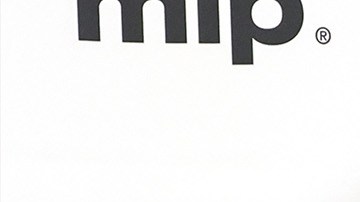 La película aborda la problemática del abuso sexual en el ámbito deportivo.