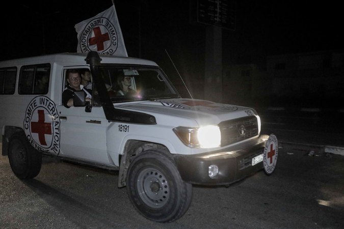 Hamás libera a otros 11 rehenes israelíes tras el anuncio de la extensión de la tregua por dos días más