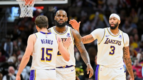 Los Lakers sumaron victoria como visitante ante Cleveland.
