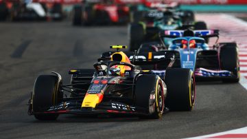 El piloto de Red Bull Sergio “Checo” Pérez hizo notar su molestia con los comisionados que estaban en el Gran Premio de Abu Dhabi
